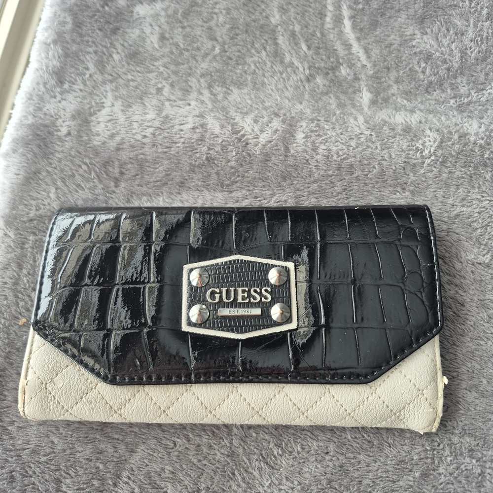 GUESS Black and Cream Women's Wallet